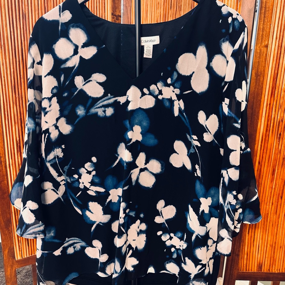 Calvin Klein Women's Floral Top - Black, Blue and White Sheer SIZE XL